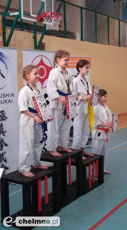 Przywieźli stos medali z Mistrzostw Kyokushin Karate