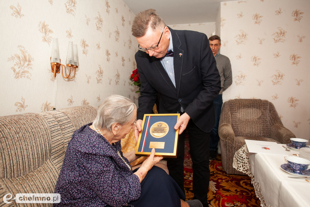 Medal Unitas Durat dla stuczterolatki
