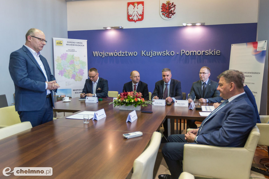 Rondo w Białych Błotach w budowie