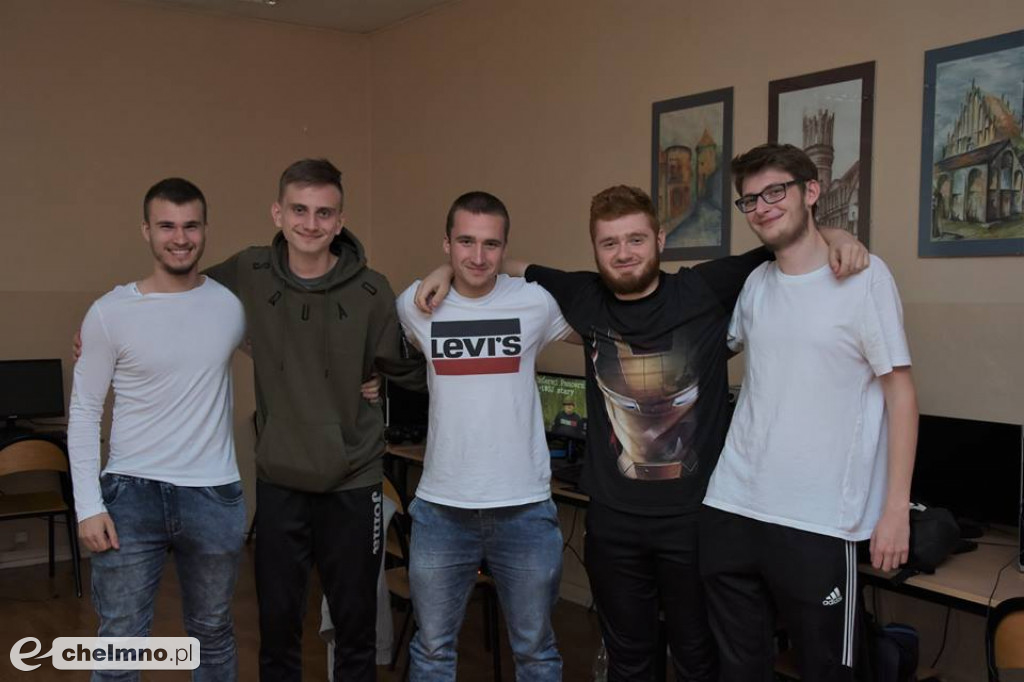 Szkolny turniej gry w LoL'a
