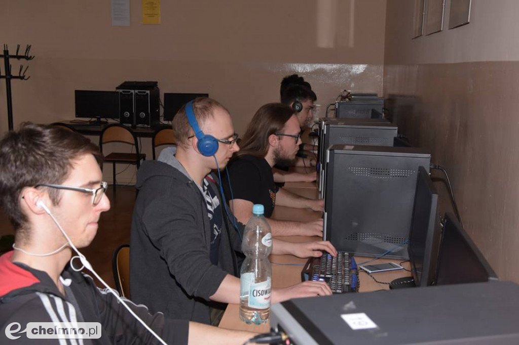 Szkolny turniej gry w LoL'a