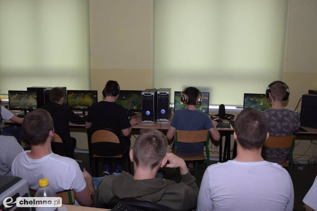 Szkolny turniej gry w LoL'a