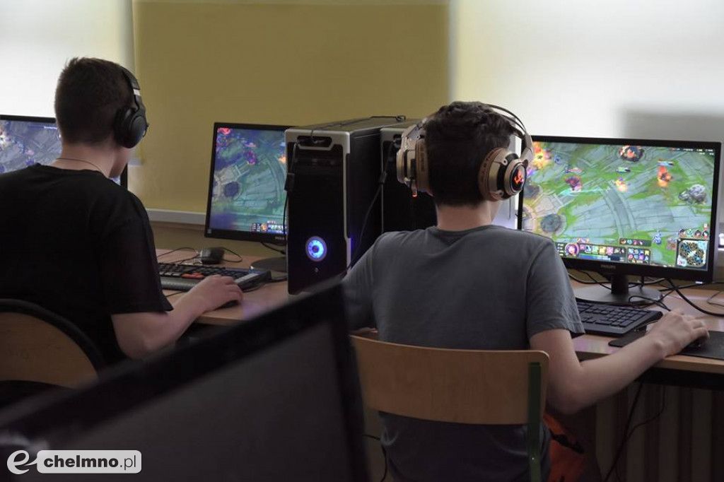 Szkolny turniej gry w LoL'a