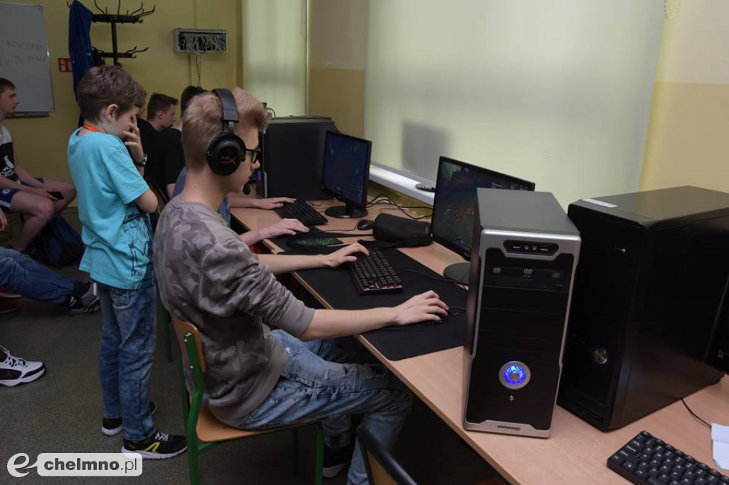 Szkolny turniej gry w LoL'a