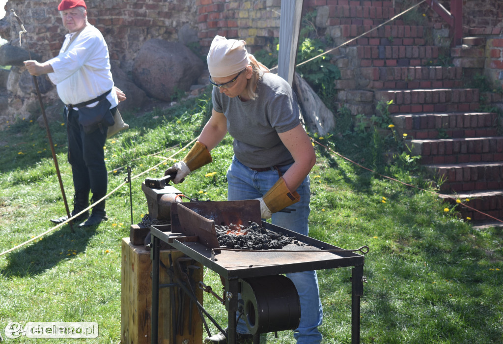 Pokazy sokolnicze, potyczki rycerskie i średniowieczny klimat