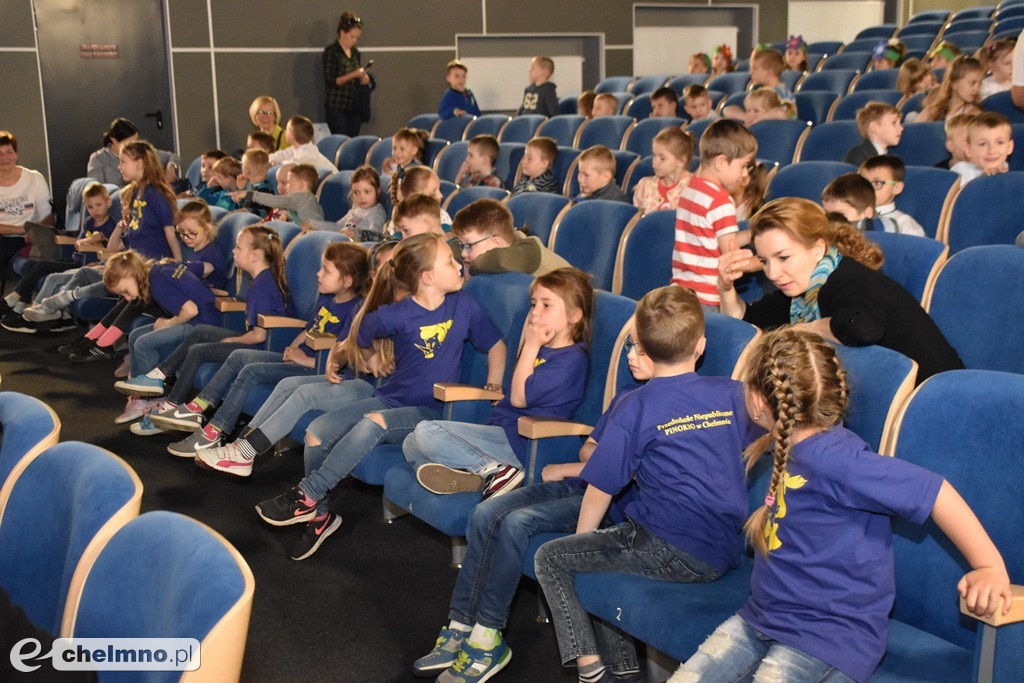 Radosne śpiewanie na Festiwalu Piosenki Przedszkolnej
