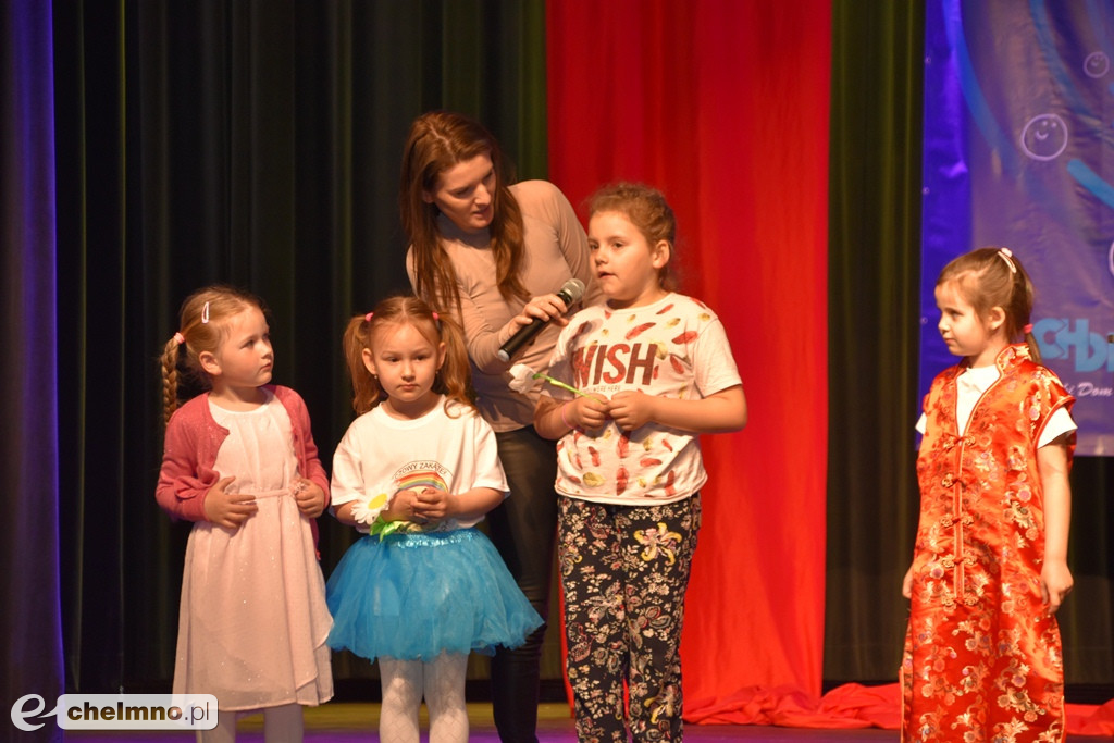 Radosne śpiewanie na Festiwalu Piosenki Przedszkolnej