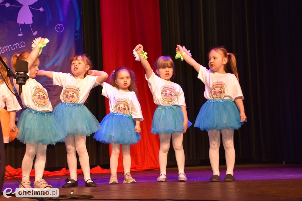 Radosne śpiewanie na Festiwalu Piosenki Przedszkolnej