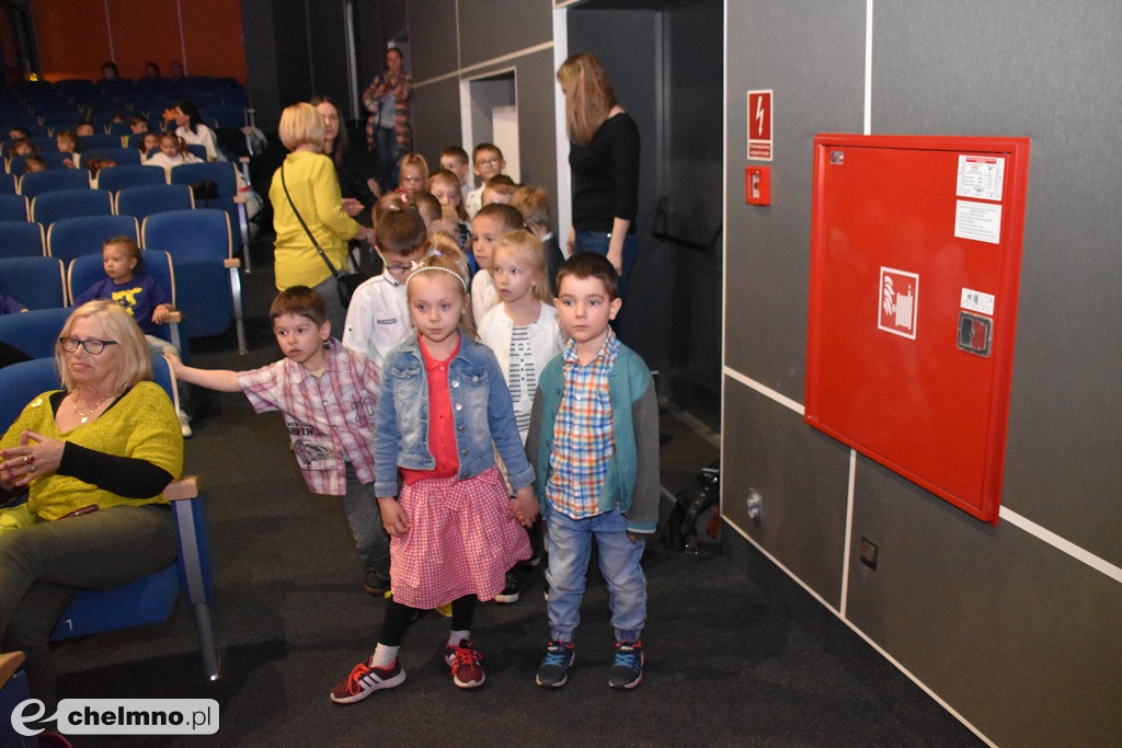 Radosne śpiewanie na Festiwalu Piosenki Przedszkolnej