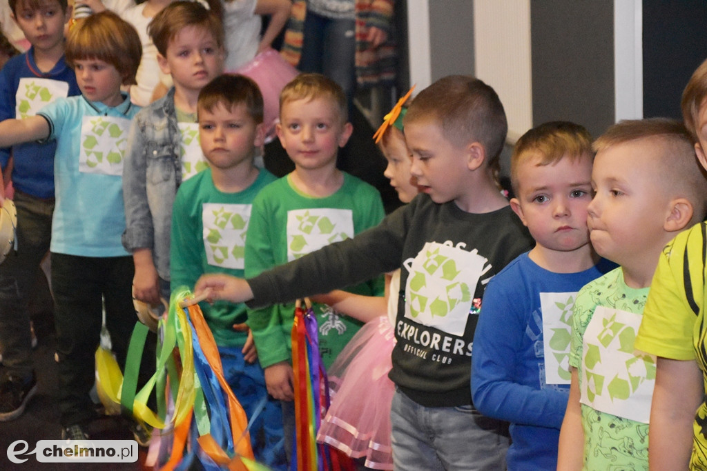 Radosne śpiewanie na Festiwalu Piosenki Przedszkolnej