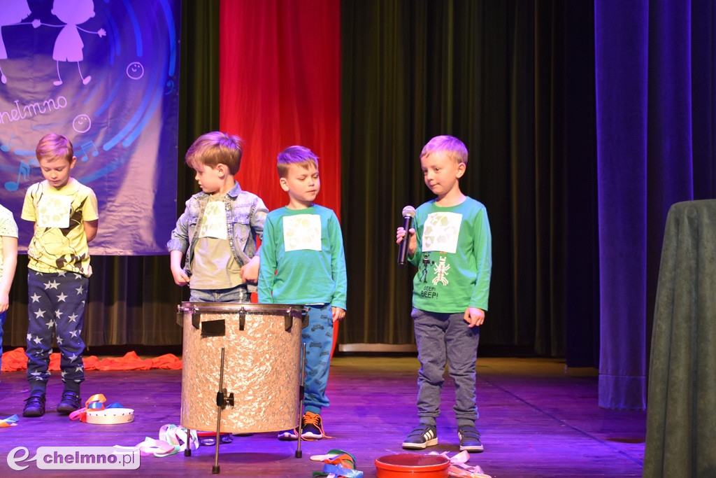 Radosne śpiewanie na Festiwalu Piosenki Przedszkolnej