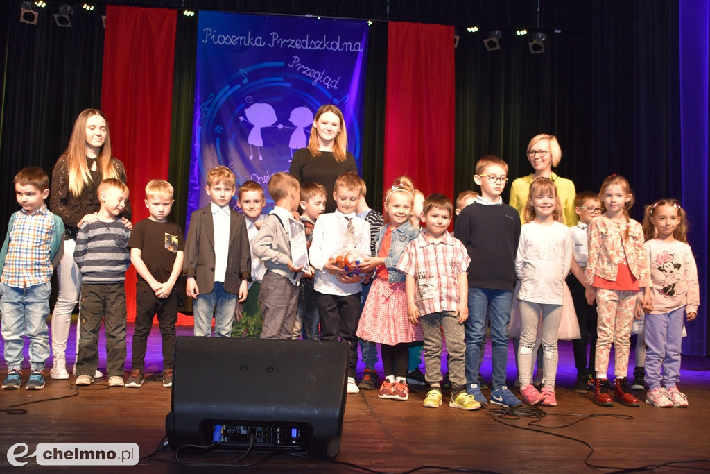 Radosne śpiewanie na Festiwalu Piosenki Przedszkolnej