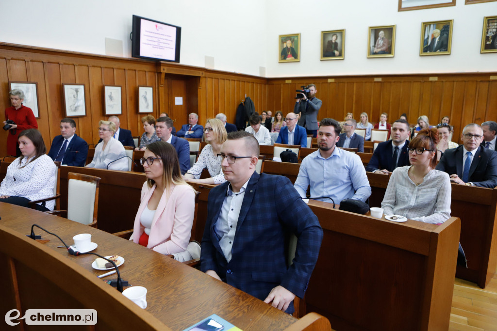 Wsparcie na edukację, inwestycje, dotacje dla przedsiębiorców