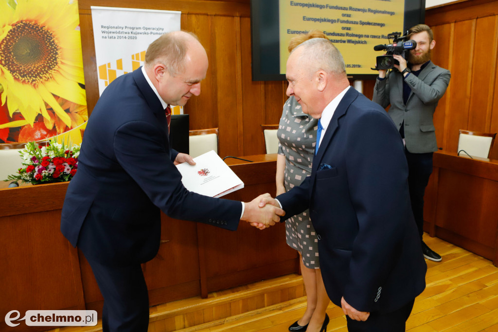 Wsparcie na edukację, inwestycje, dotacje dla przedsiębiorców