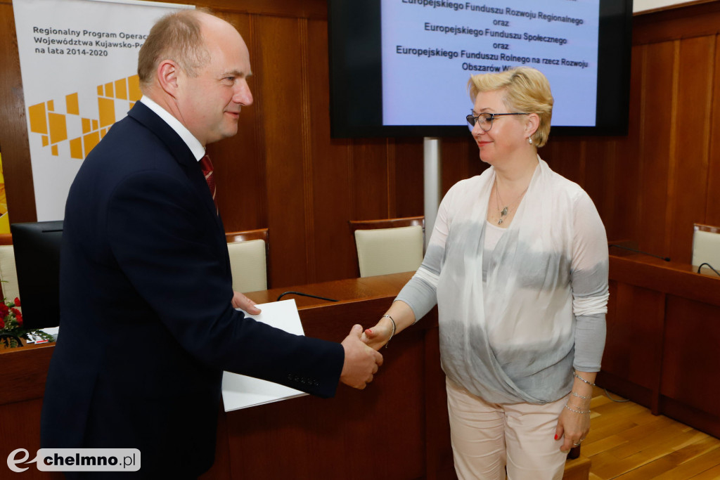 Wsparcie na edukację, inwestycje, dotacje dla przedsiębiorców