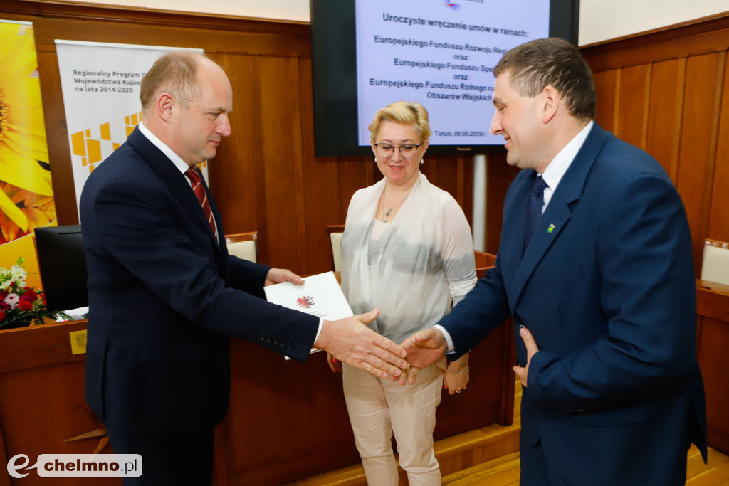 Wsparcie na edukację, inwestycje, dotacje dla przedsiębiorców