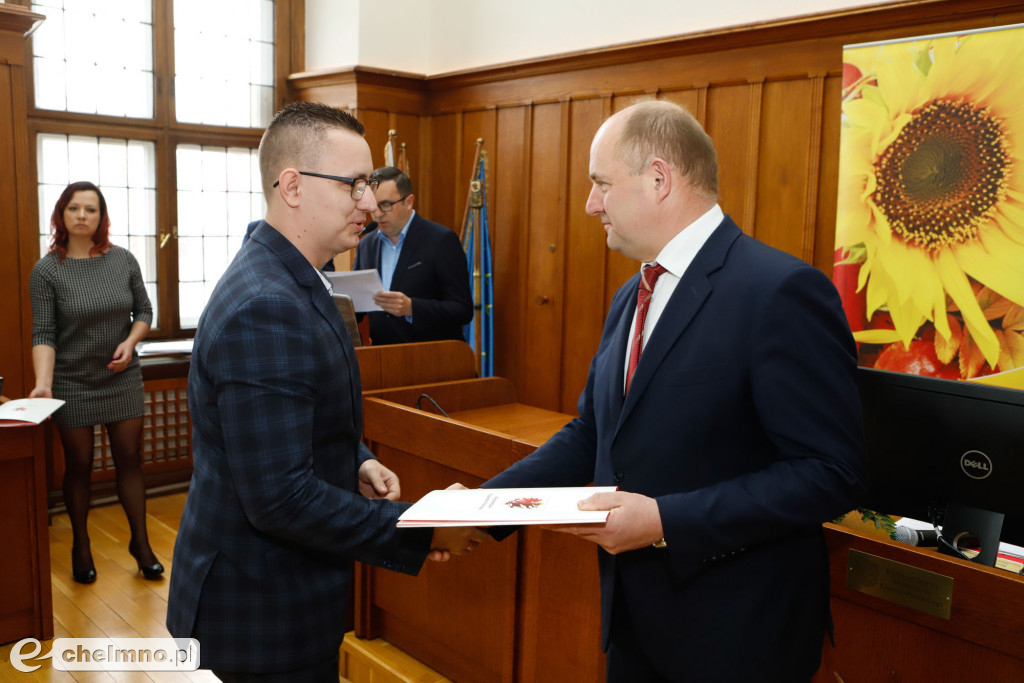 Wsparcie na edukację, inwestycje, dotacje dla przedsiębiorców