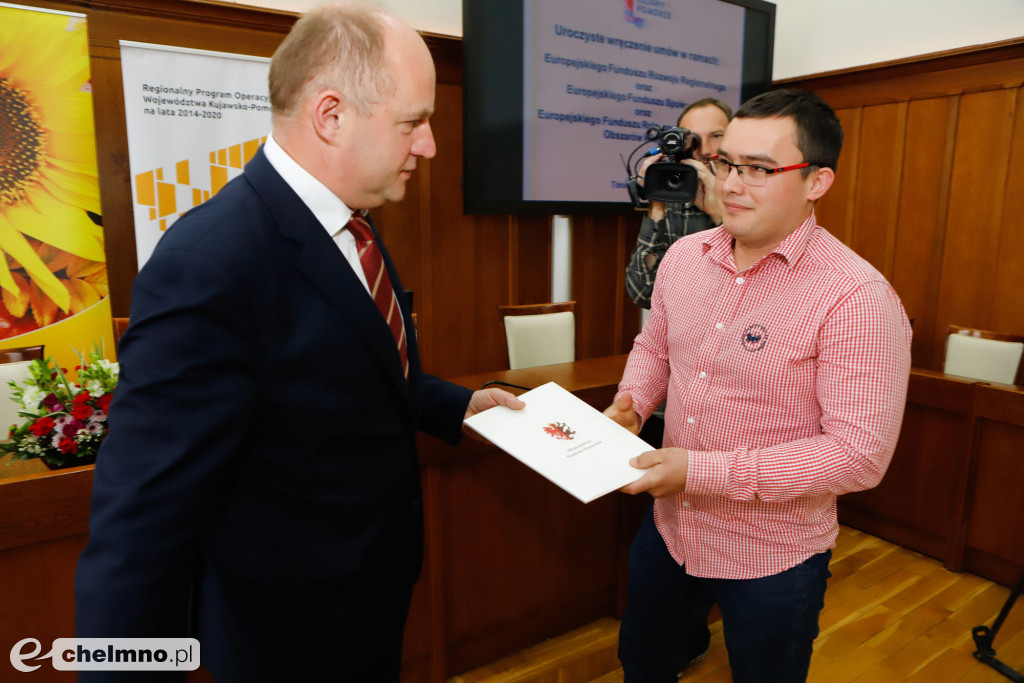 Wsparcie na edukację, inwestycje, dotacje dla przedsiębiorców