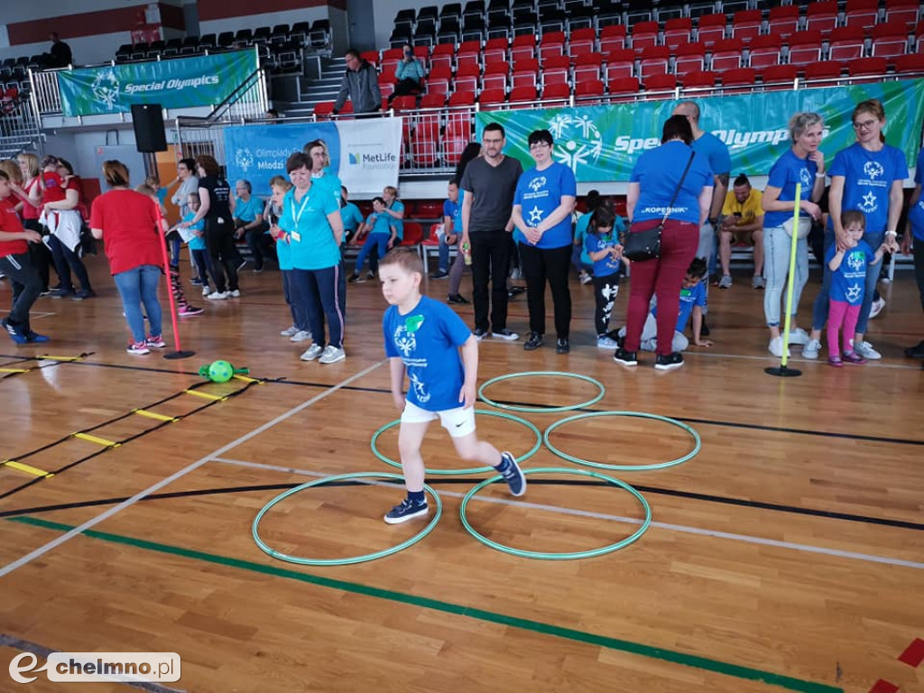 Wesołe zabawy podczas Dnia Młodego Sportowca