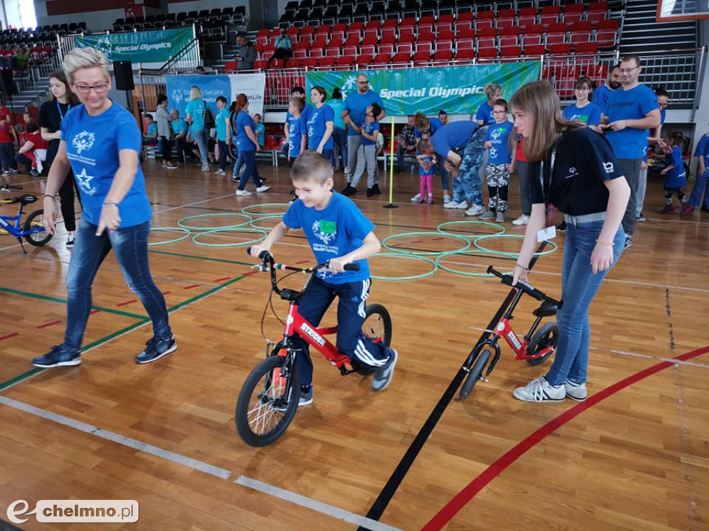Wesołe zabawy podczas Dnia Młodego Sportowca