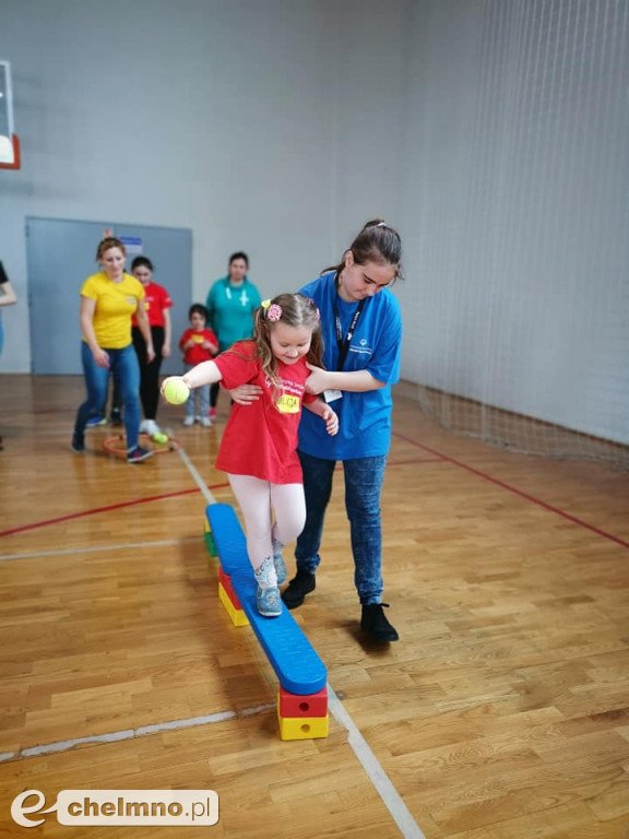 Wesołe zabawy podczas Dnia Młodego Sportowca