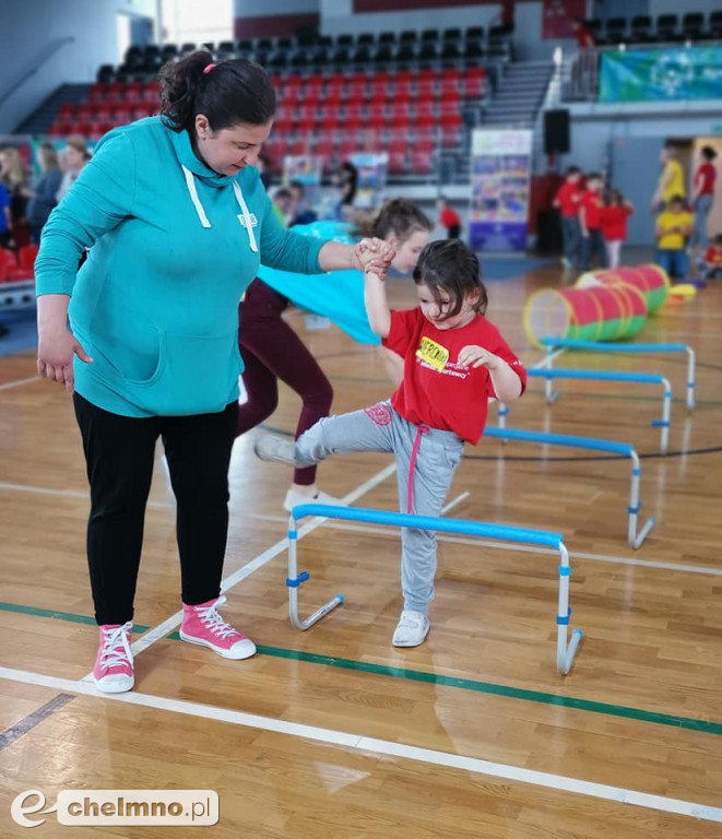 Wesołe zabawy podczas Dnia Młodego Sportowca