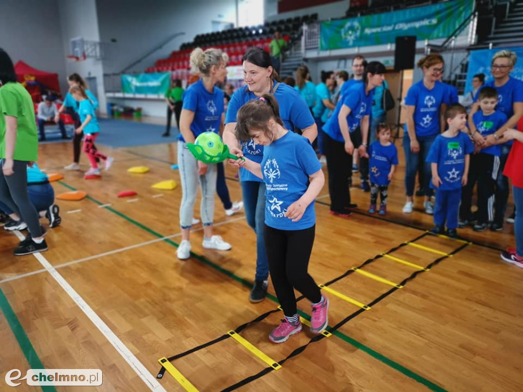 Wesołe zabawy podczas Dnia Młodego Sportowca