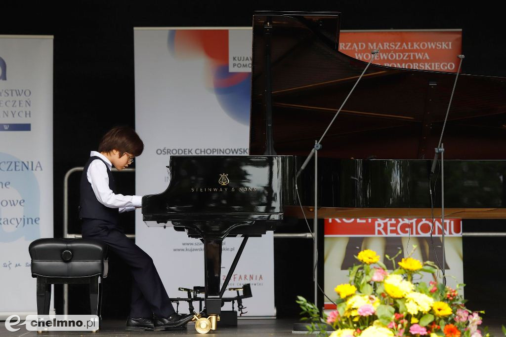 Laureaci konkursu pianistycznego w Szafarni