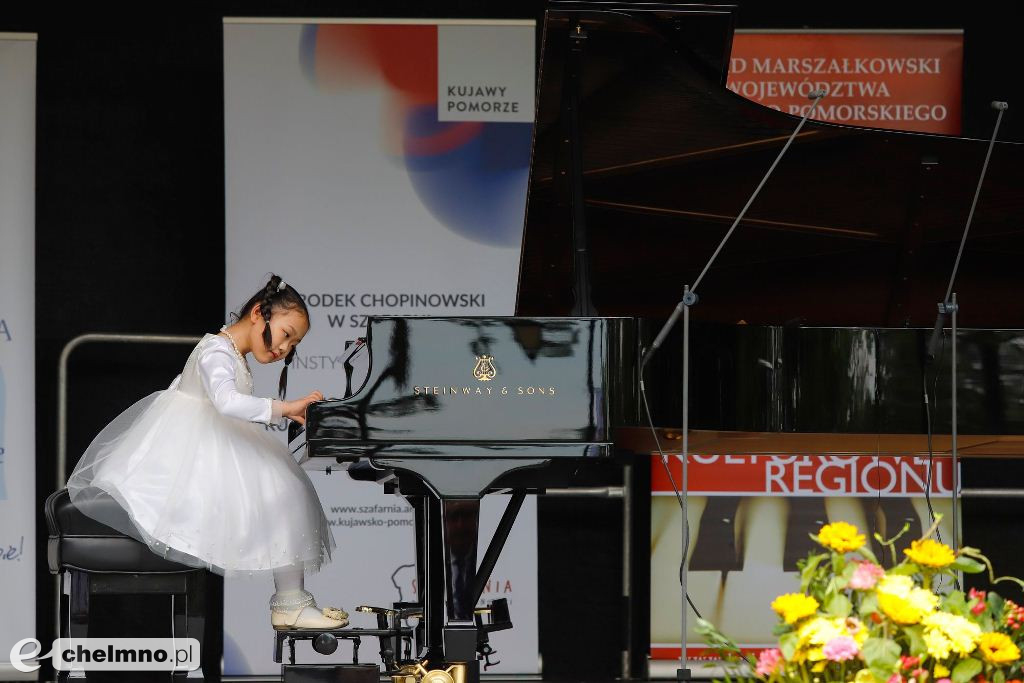 Laureaci konkursu pianistycznego w Szafarni