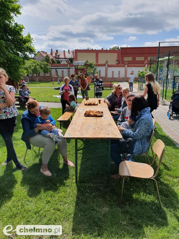 Sympatyczne, piknikowe obchody Dnia Matki i Dziecka