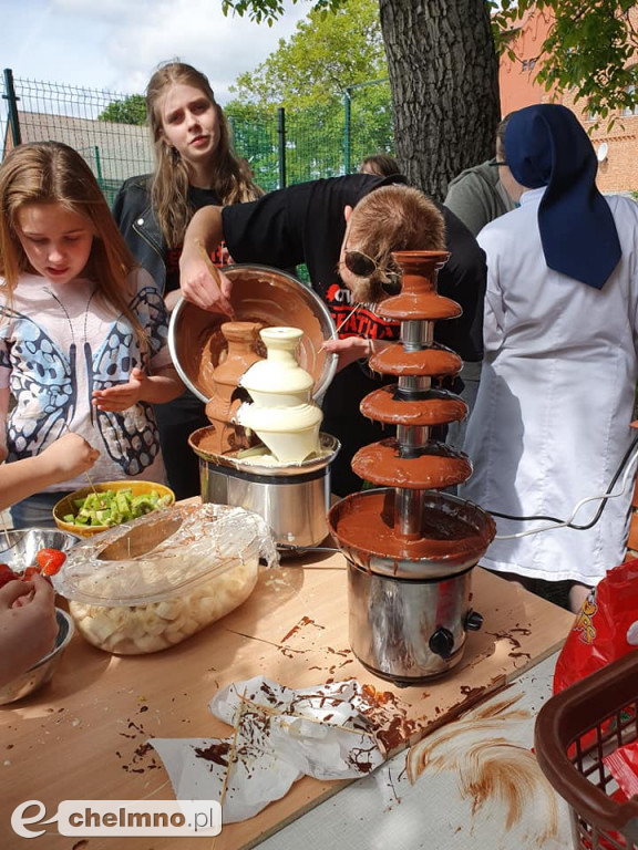 Sympatyczne, piknikowe obchody Dnia Matki i Dziecka