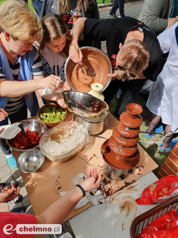 Sympatyczne, piknikowe obchody Dnia Matki i Dziecka