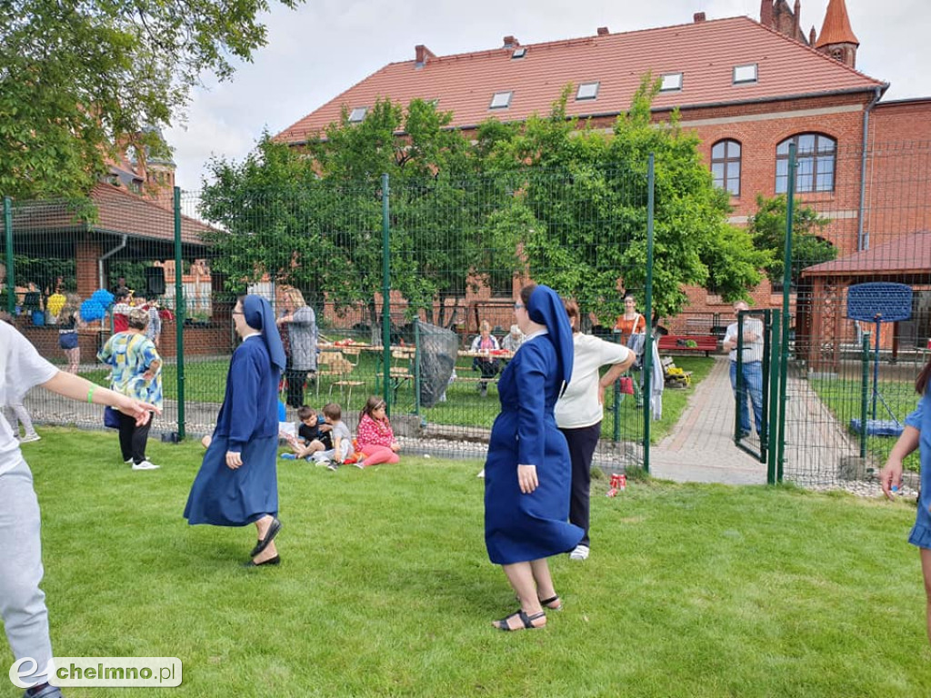 Sympatyczne, piknikowe obchody Dnia Matki i Dziecka