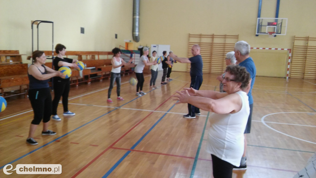 W zdrowym ciele, zdrowy duch: uśmiechnięty Senior