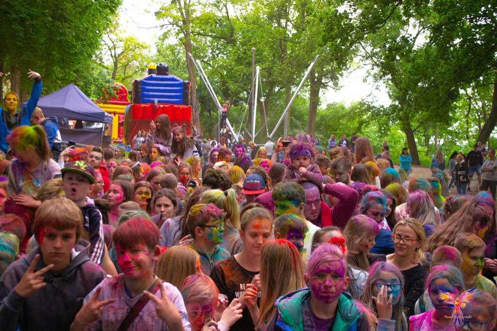 Totalne szaleństwo na Festiwalu Kolorów Holi