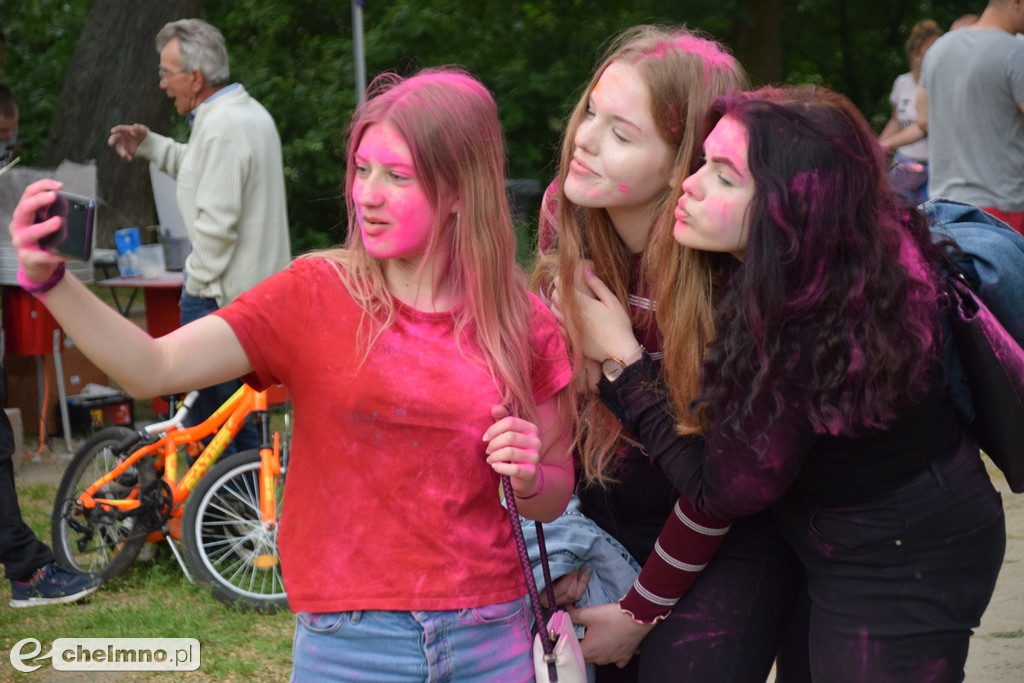 Totalne szaleństwo na Festiwalu Kolorów Holi