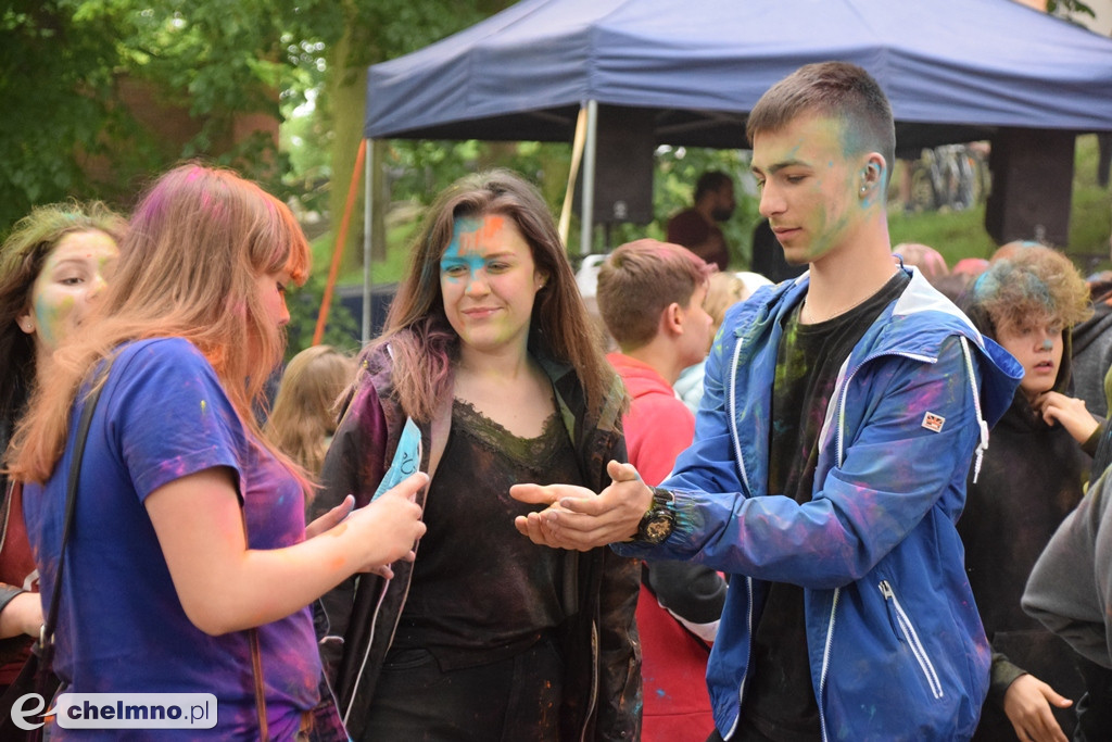 Totalne szaleństwo na Festiwalu Kolorów Holi