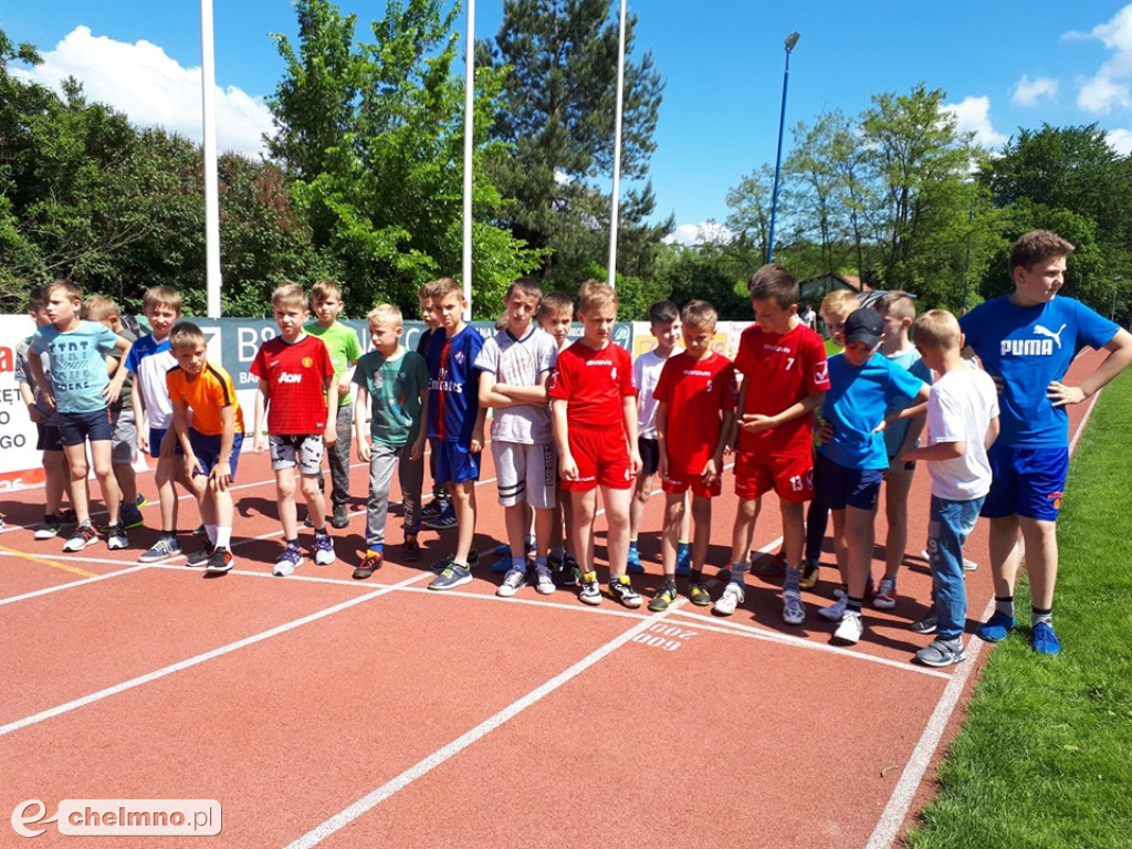 Uczniowie z Czwórki podczas Czwartku Lekkoatletycznego