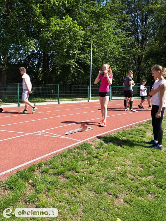 Uczniowie z Czwórki podczas Czwartku Lekkoatletycznego