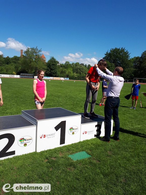Uczniowie z Czwórki podczas Czwartku Lekkoatletycznego