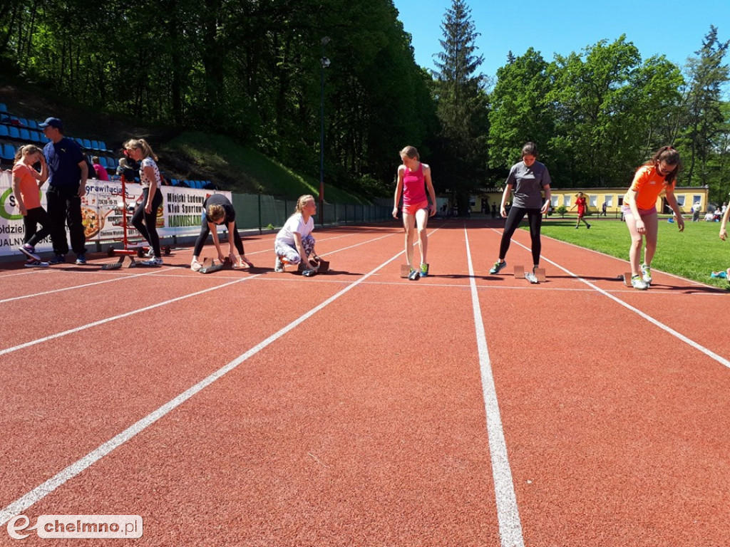 Uczniowie z Czwórki podczas Czwartku Lekkoatletycznego
