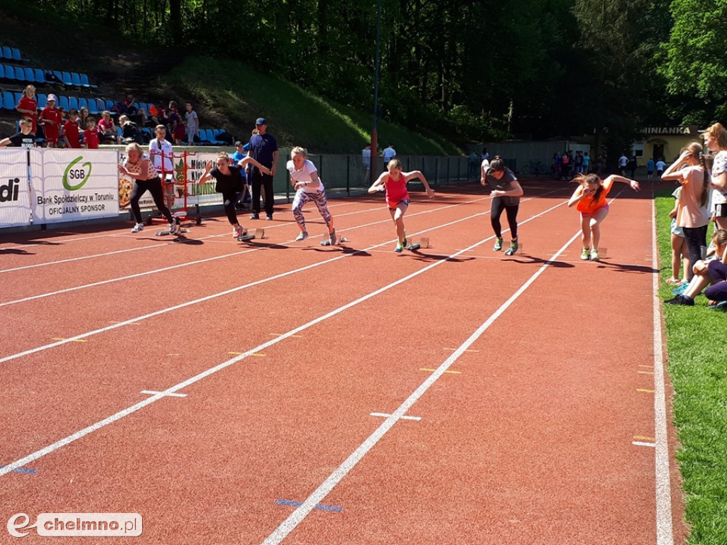 Uczniowie z Czwórki podczas Czwartku Lekkoatletycznego