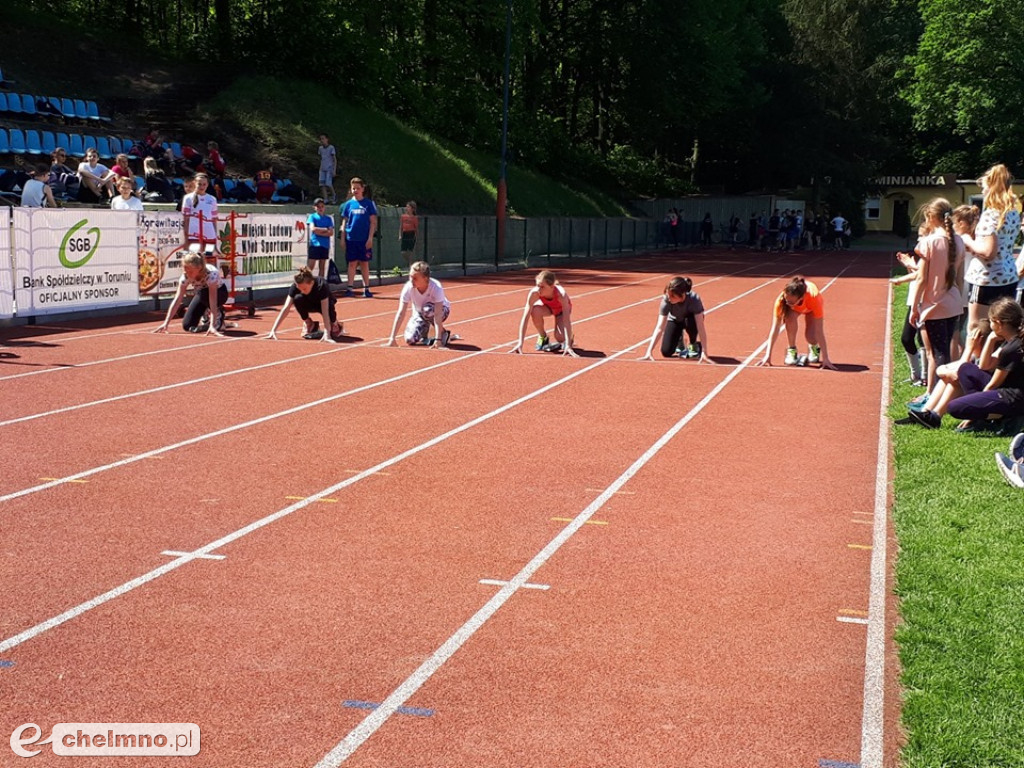 Uczniowie z Czwórki podczas Czwartku Lekkoatletycznego