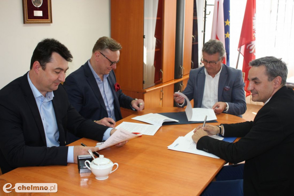 Umowa na przebudowę drogi Starogród: Kijewo Królewskie