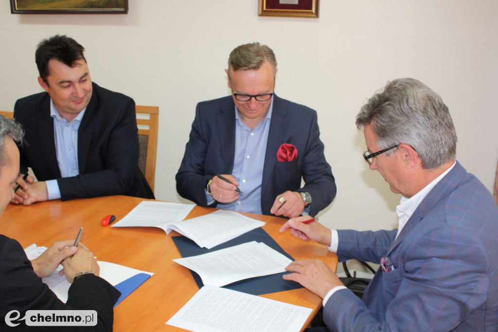 Umowa na przebudowę drogi Starogród: Kijewo Królewskie