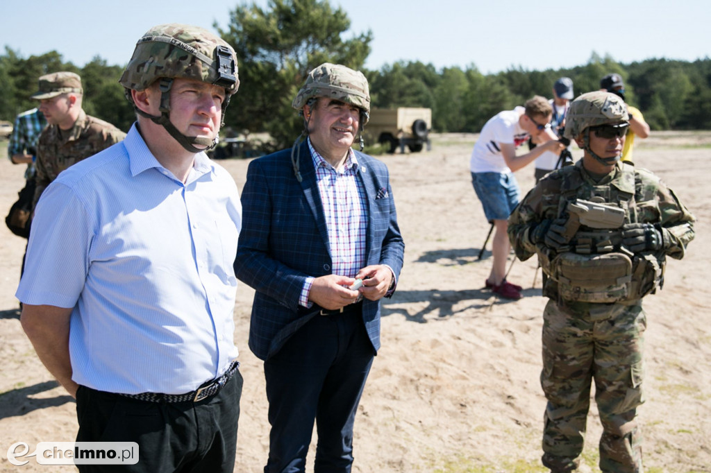 Marszałek i przewodniczący sejmiku z wizytą w Camp Destroyer
