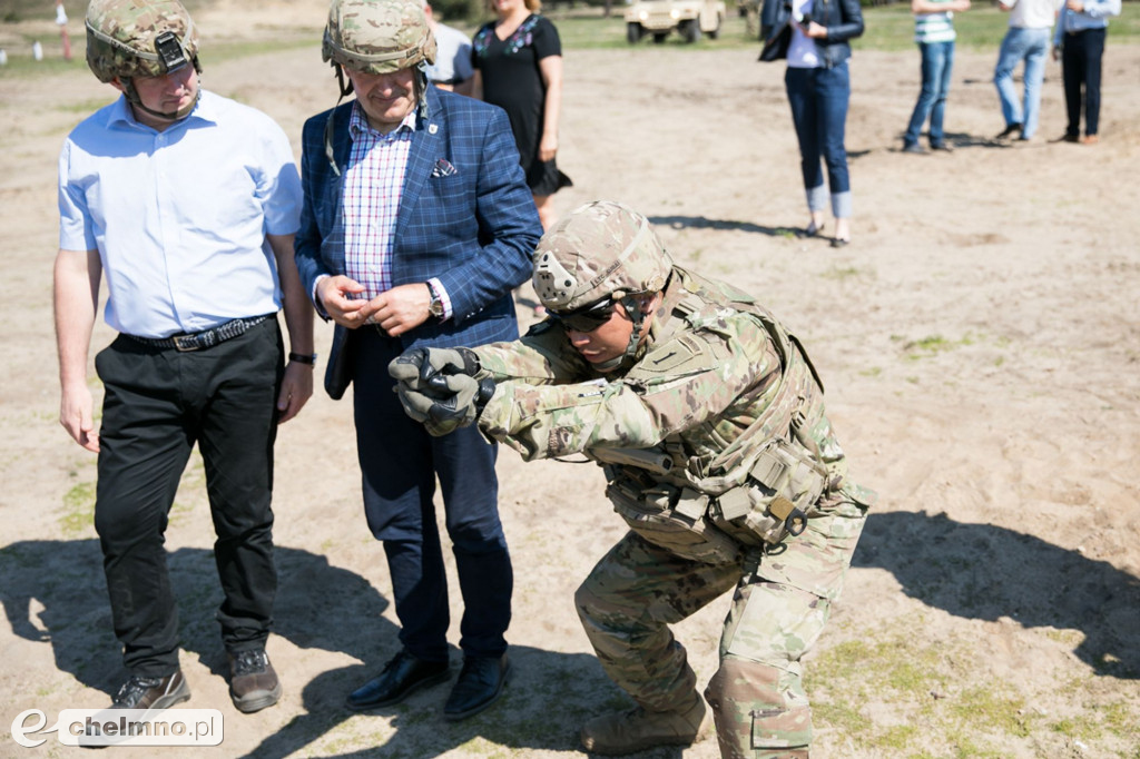 Marszałek i przewodniczący sejmiku z wizytą w Camp Destroyer