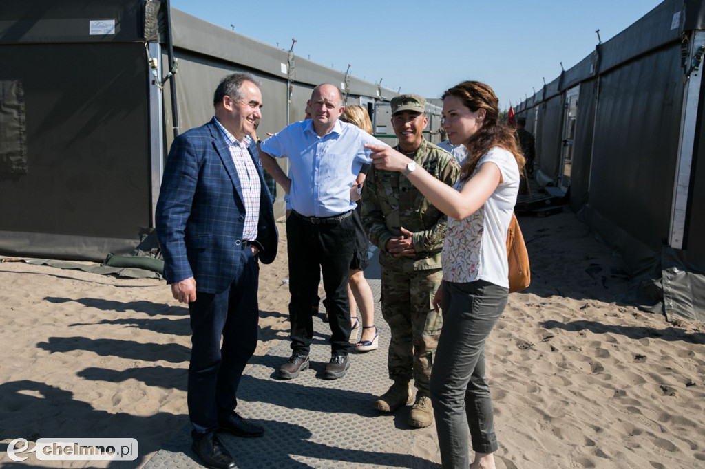Marszałek i przewodniczący sejmiku z wizytą w Camp Destroyer