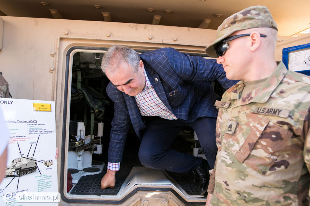 Marszałek i przewodniczący sejmiku z wizytą w Camp Destroyer