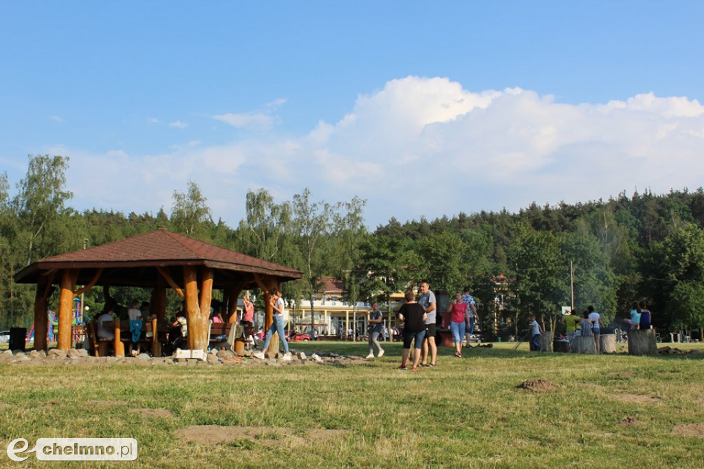 Pogoda sprzyjała, więc urządzili piknik